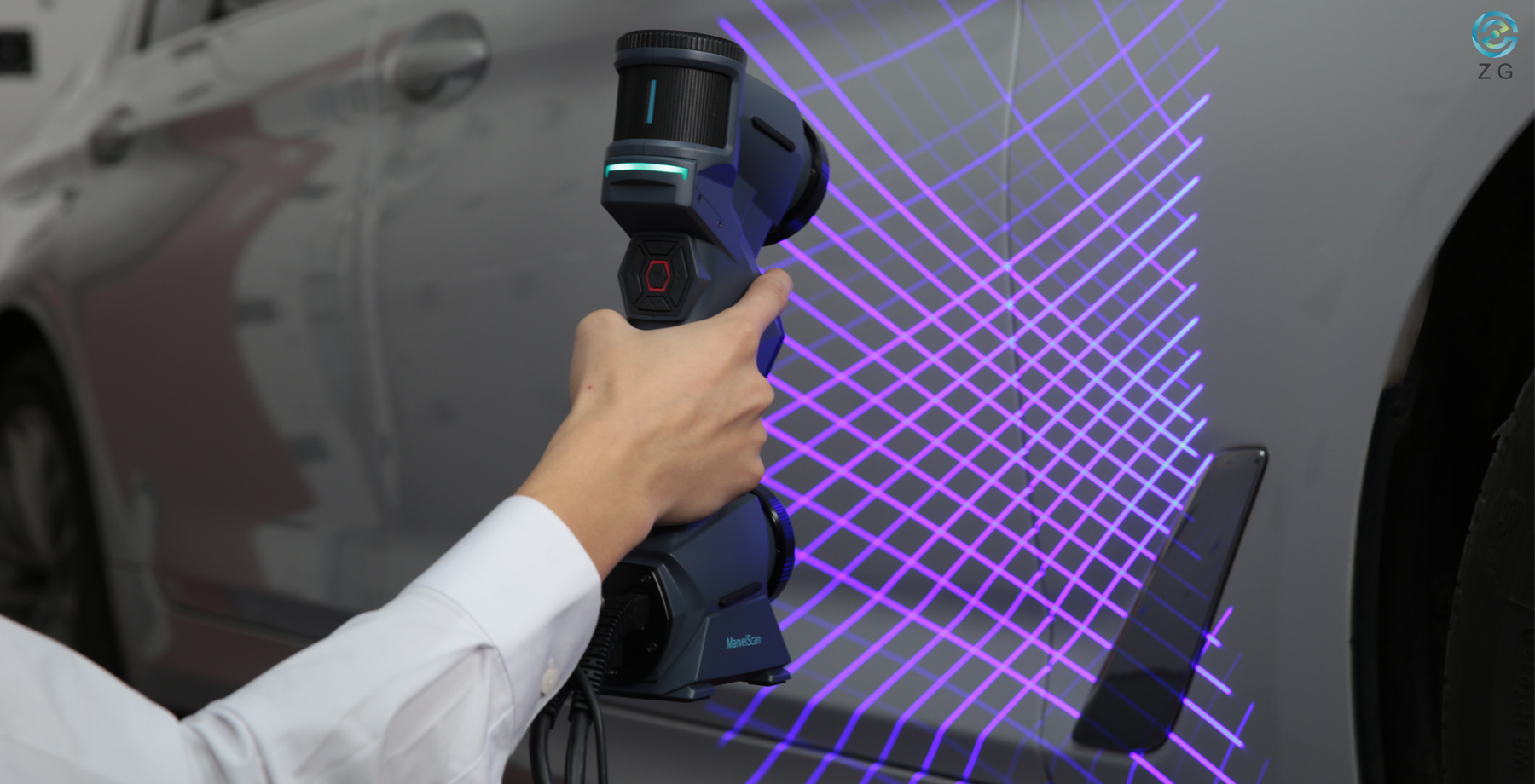 MarvelScan --- Tracker- und Marker-freier 3D-Laserscanner